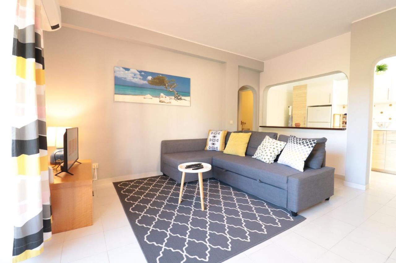 Lovelystay - Cozy 1Br Flat In Alvor With Ac And Balcony Bagian luar foto