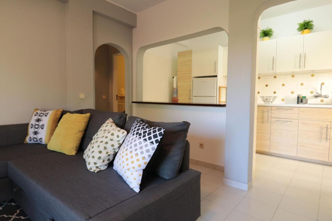 Lovelystay - Cozy 1Br Flat In Alvor With Ac And Balcony Bagian luar foto