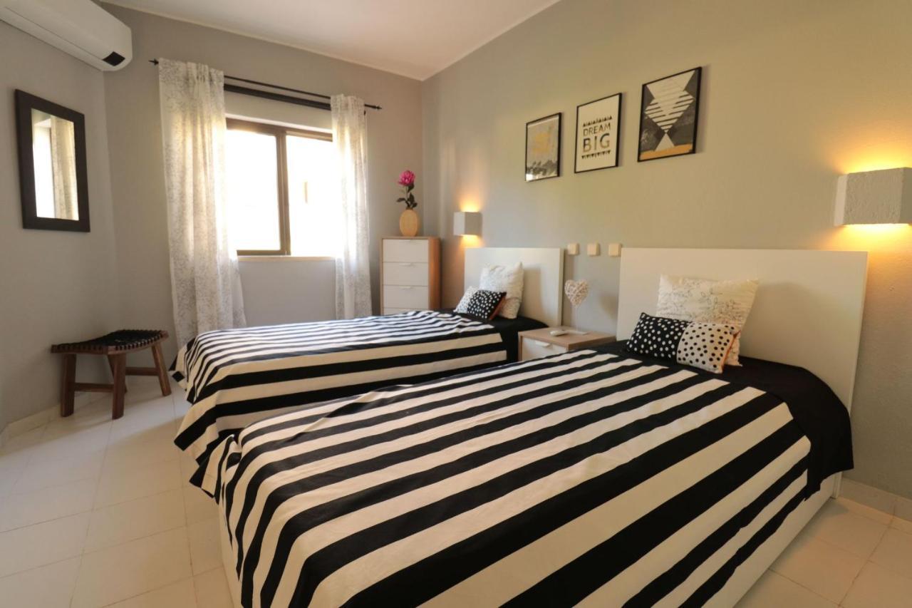 Lovelystay - Cozy 1Br Flat In Alvor With Ac And Balcony Bagian luar foto