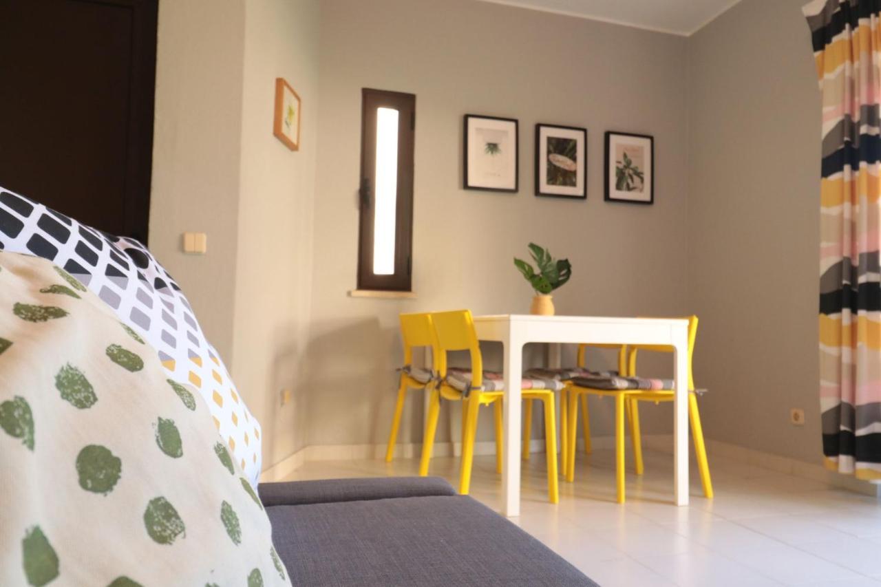 Lovelystay - Cozy 1Br Flat In Alvor With Ac And Balcony Bagian luar foto