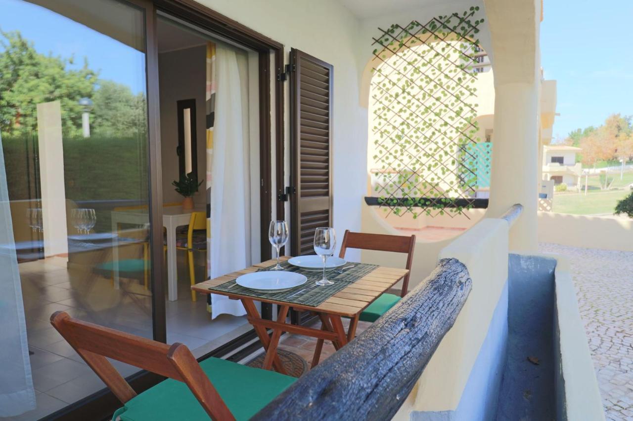Lovelystay - Cozy 1Br Flat In Alvor With Ac And Balcony Bagian luar foto
