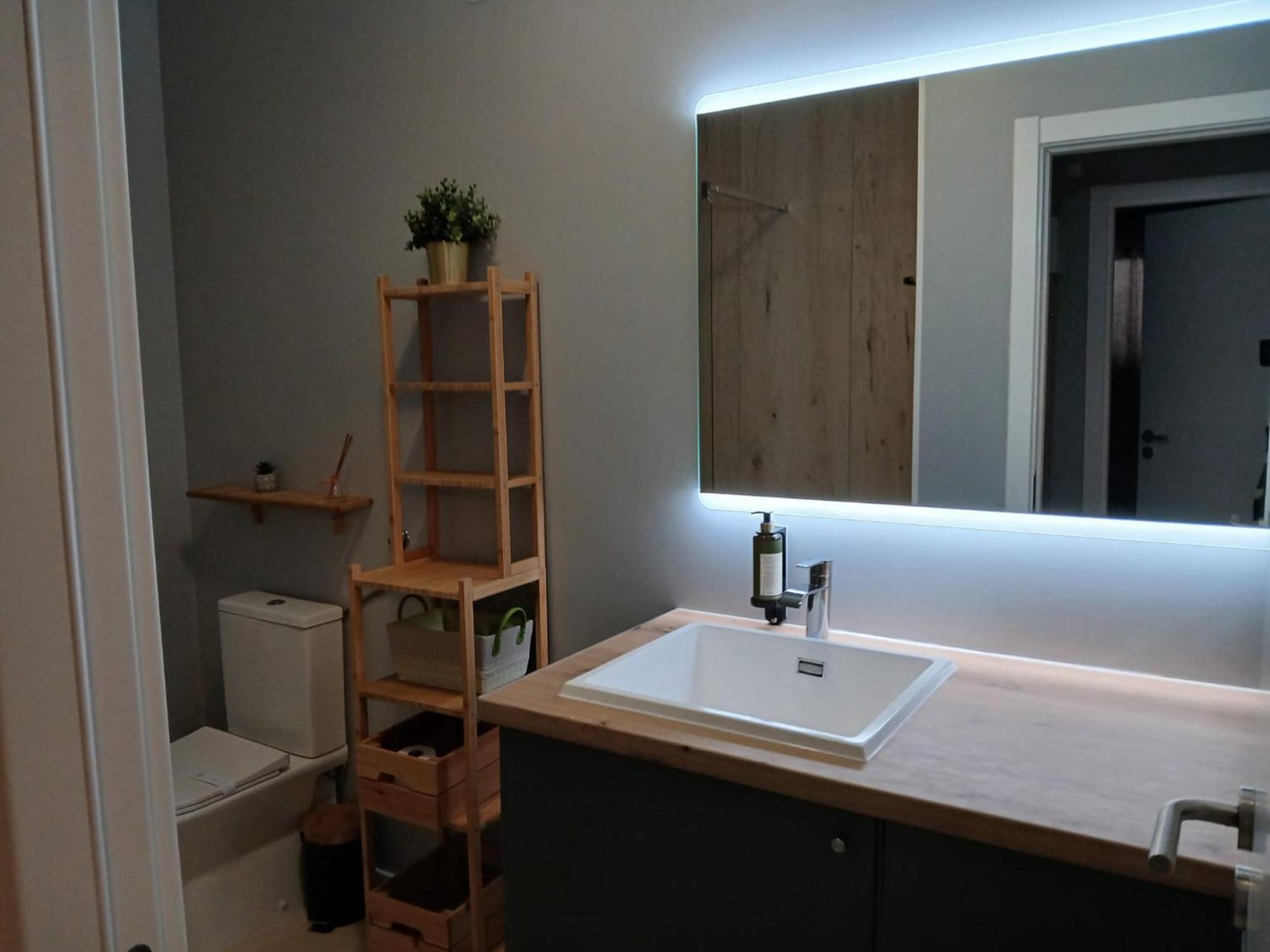 Lovelystay - Cozy 1Br Flat In Alvor With Ac And Balcony Bagian luar foto